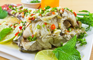 Spicy steamed fish