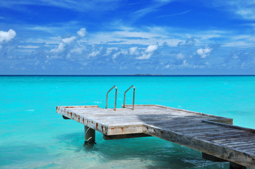 Malediven - Steg ins Meer