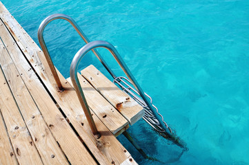 Malediven - Steg ins Meer