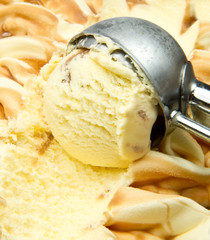 pallina di gelato alla crema
