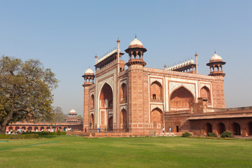 Wejście do Taj Mahal, Agra, Indie - obrazy, fototapety, plakaty