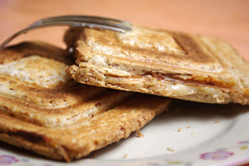 toast sandwitch on plate