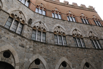 Façade à Sienne en Toscanne, Italie