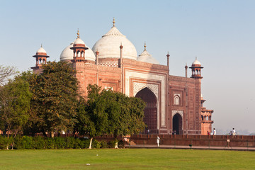 Meczet na terenie Taj Mahal, Agra, Indie - obrazy, fototapety, plakaty