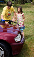 laver la voiture en famille