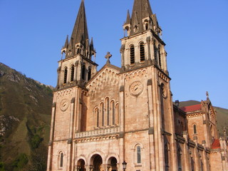 Fototapeta na wymiar Basílica de Covadonga