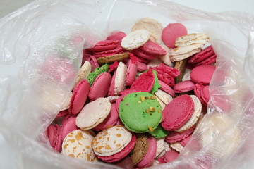 CHUTE DE MACARONS
