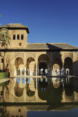 Fototapeta premium Granada, Alhambra, gardens and water