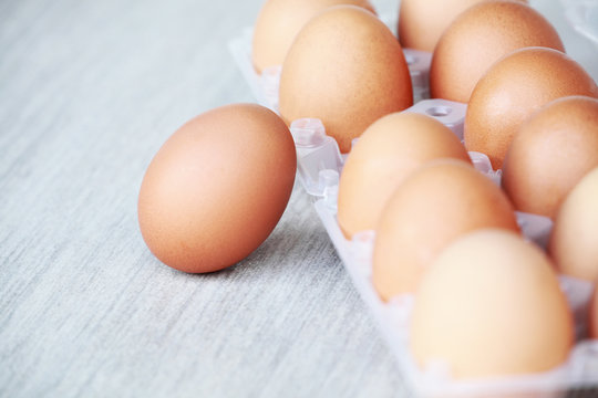 confezione di uova fresche