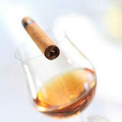 Zigarre und Whiskey