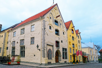 Fototapeta na wymiar Three Sisters domów w Tallinie