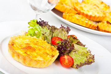 Mini quiche with salad
