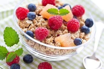 breakfast muesli with berries