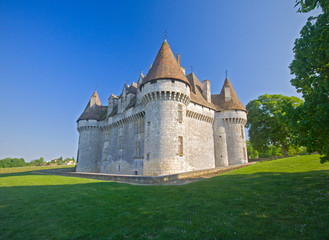 Fototapeta na wymiar Zamek w Monbazillac zabytkowym XVI-wiecznym budynku,