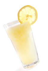Lemonade with slinced lemon