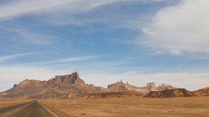 Fototapeta na wymiar Desert Highway, Akakus (Acacus) Mountains, Sahara, Libya
