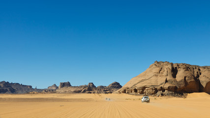 Fototapeta na wymiar Sahara Desert Safari - Akakus, Sahara, Libya
