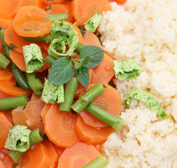 Möhren mit Couscous