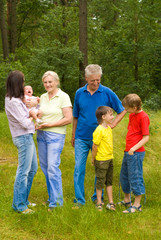 Obraz premium family of six on the nature