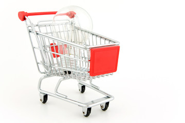 Einkaufswagen mit Gl&uuml;hbirne