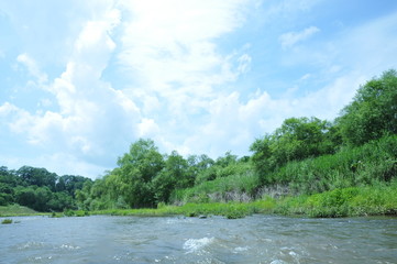 川と大空