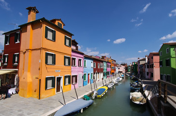 Fototapeta na wymiar Kolorowe domy Burano w Wenecji