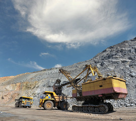 Loading of iron ore