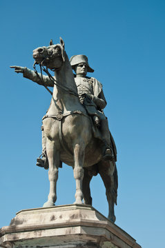 statue napol&eacute;on Montereau fault yonne
