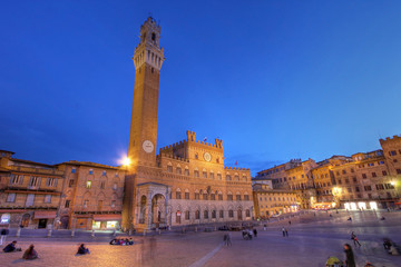 Palazzo Publico in Piazza del Campo, Siena, Italy - obrazy, fototapety, plakaty