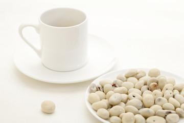 yogurt raisins and coffee