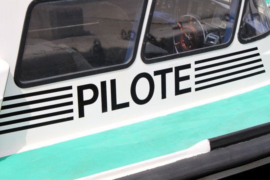 Bateau ' pilotine '