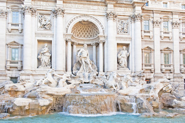 Fontana di Trevi frente - Roma - Italia