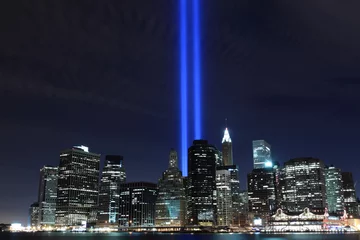 Photo sur Plexiglas Lieux américains Lower Manhattan Skyline et les tours de lumière