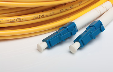 Twisted fiber optic single mode LC jack
