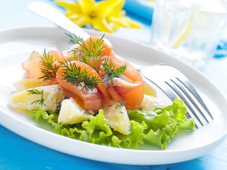 Potato and smoked salmon salad