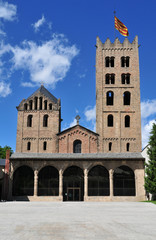 Fototapeta na wymiar Santa Maria de Ripoll