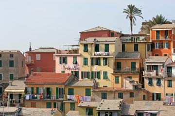 Façades du village de Vernazza en Ligurie (Italie).
