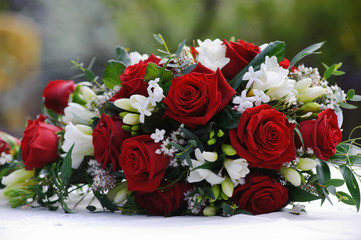 Brides red roses