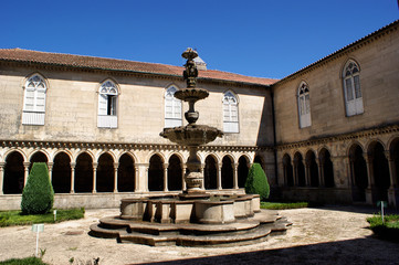 Cloister fountain of S. Bento monastery