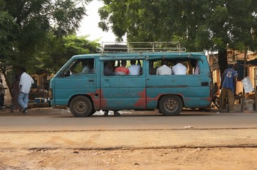 Public transport van in Bamako, Mali - obrazy, fototapety, plakaty