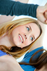 Fototapeta premium Begeistertes Mädchen