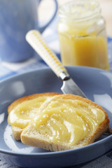 Toasts with lemon curd