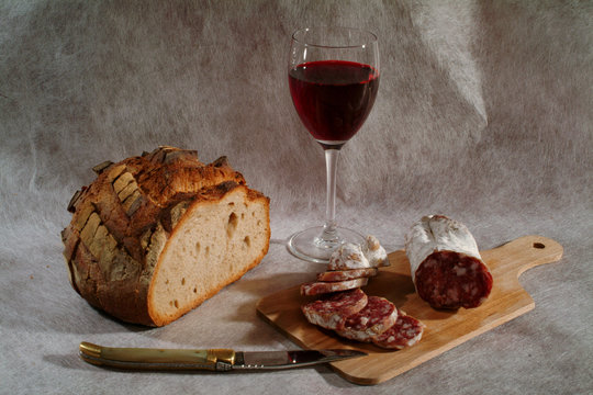 Pain, vin et saucisson