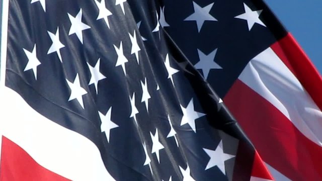 Le souffle du vent dans le drapeau des USA
