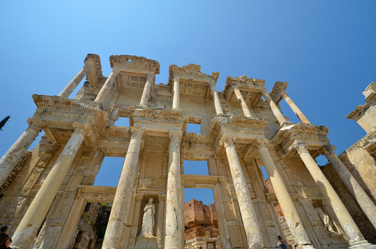Les colonnes de la bibliothèque de Celsus
