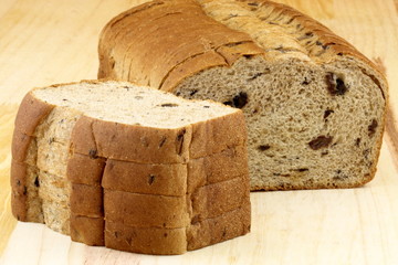 wholegrain raisins and nuts bread