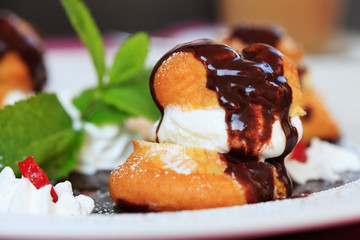 profiteroles