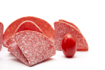 Salami und Cocktailtomate