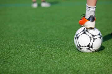 fußball auf kunstrasen