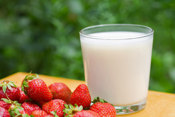 Strawberries with milk